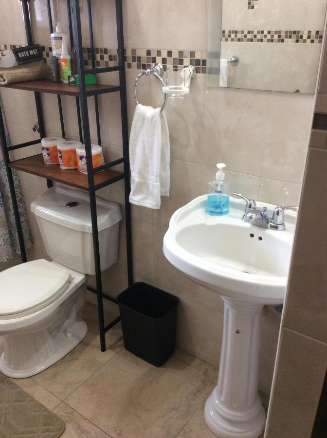 Le Quad - One Bedroom & Studio Apt - Private, Spacious & Secured كينغستون المظهر الخارجي الصورة