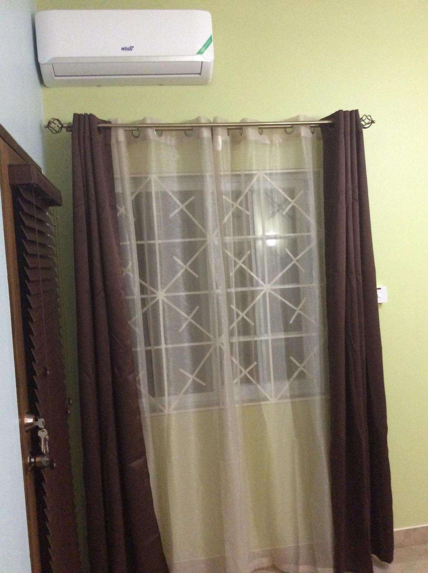 Le Quad - One Bedroom & Studio Apt - Private, Spacious & Secured كينغستون المظهر الخارجي الصورة