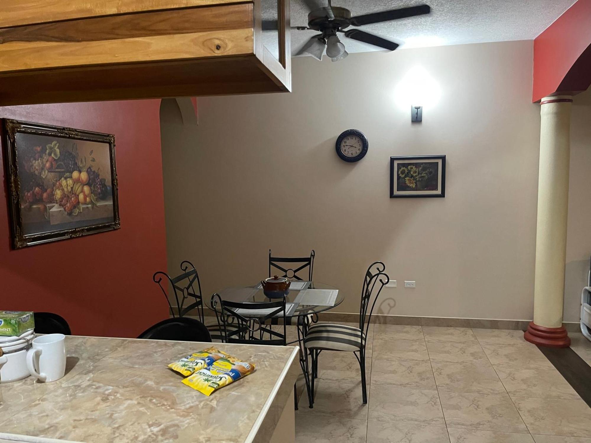 Le Quad - One Bedroom & Studio Apt - Private, Spacious & Secured كينغستون المظهر الخارجي الصورة